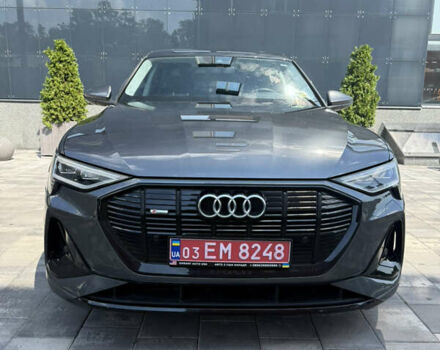 Ауді E-Tron 2020 у Києві на Automoto.ua Сірий Ауді E-Tron, об'ємом двигуна 0 л та пробігом 53 тис. км за 33900 $, фото 1 на Automoto.ua