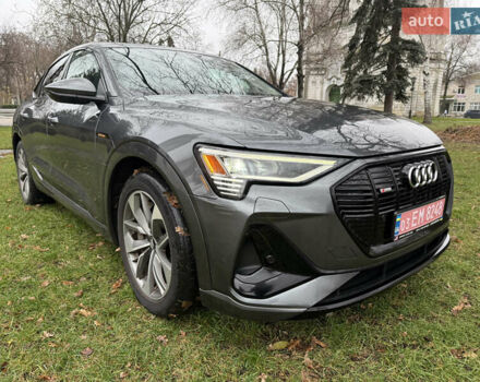 Сірий Ауді E-Tron, об'ємом двигуна 0 л та пробігом 53 тис. км за 34000 $, фото 5 на Automoto.ua