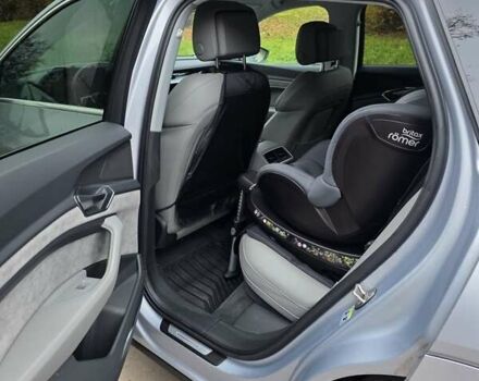 Серый Ауди E-Tron, объемом двигателя 0 л и пробегом 90 тыс. км за 36500 $, фото 45 на Automoto.ua