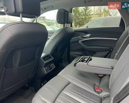 Сірий Ауді E-Tron, об'ємом двигуна 0 л та пробігом 96 тис. км за 29000 $, фото 26 на Automoto.ua