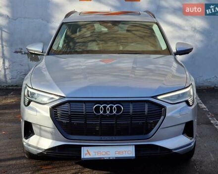 Серый Ауди E-Tron, объемом двигателя 0 л и пробегом 12 тыс. км за 31990 $, фото 3 на Automoto.ua
