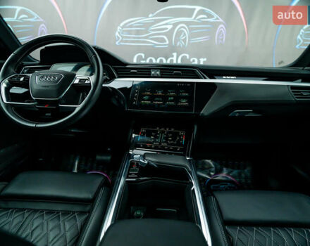 Сірий Ауді E-Tron, об'ємом двигуна 0 л та пробігом 82 тис. км за 39888 $, фото 92 на Automoto.ua