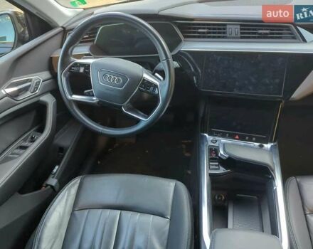 Ауді E-Tron 2020 у Коломые на Automoto.ua Сірий Ауді E-Tron, об'ємом двигуна 0 л та пробігом 120 тис. км за 29999 $, фото 5 на Automoto.ua