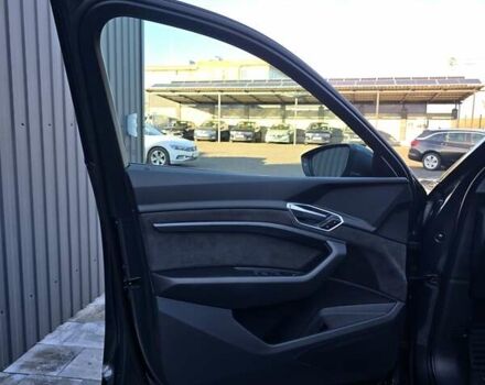 Серый Ауди E-Tron, объемом двигателя 0 л и пробегом 99 тыс. км за 31990 $, фото 82 на Automoto.ua