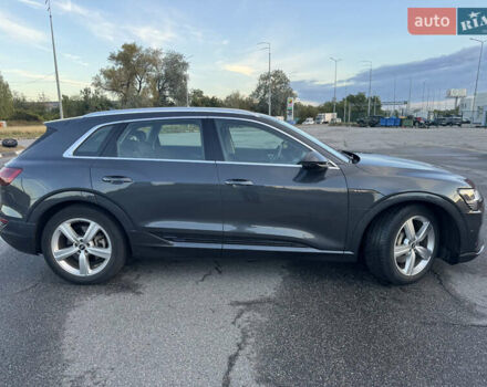 Серый Ауди E-Tron, объемом двигателя 0 л и пробегом 169 тыс. км за 26000 $, фото 3 на Automoto.ua