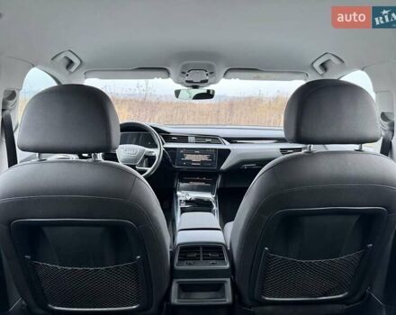 Сірий Ауді E-Tron, об'ємом двигуна 0 л та пробігом 178 тис. км за 21700 $, фото 49 на Automoto.ua