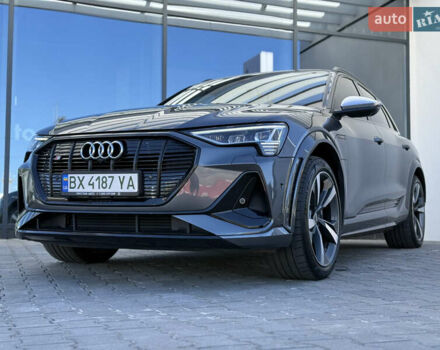 Серый Ауди E-Tron, объемом двигателя 0 л и пробегом 41 тыс. км за 44990 $, фото 15 на Automoto.ua