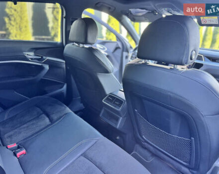 Сірий Ауді E-Tron, об'ємом двигуна 0 л та пробігом 105 тис. км за 34000 $, фото 29 на Automoto.ua