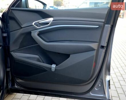 Серый Ауди E-Tron, объемом двигателя 0 л и пробегом 125 тыс. км за 23800 $, фото 165 на Automoto.ua