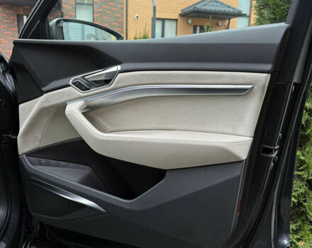 Серый Ауди E-Tron, объемом двигателя 0 л и пробегом 177 тыс. км за 27000 $, фото 35 на Automoto.ua