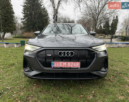 Сірий Ауді E-Tron, об'ємом двигуна 0 л та пробігом 53 тис. км за 34000 $, фото 2 на Automoto.ua
