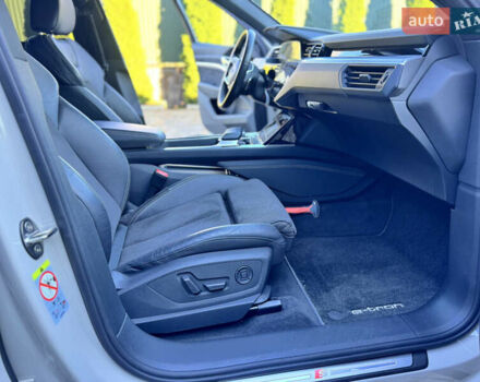 Сірий Ауді E-Tron, об'ємом двигуна 0 л та пробігом 105 тис. км за 34000 $, фото 24 на Automoto.ua