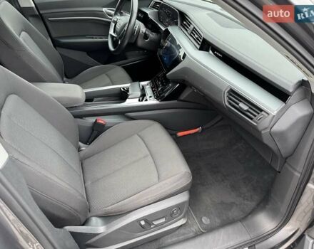 Серый Ауди E-Tron, объемом двигателя 0 л и пробегом 109 тыс. км за 30900 $, фото 27 на Automoto.ua