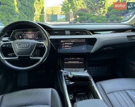 Сірий Ауді E-Tron, об'ємом двигуна 0 л та пробігом 100 тис. км за 25500 $, фото 22 на Automoto.ua