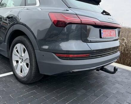 Сірий Ауді E-Tron, об'ємом двигуна 0 л та пробігом 178 тис. км за 21700 $, фото 13 на Automoto.ua