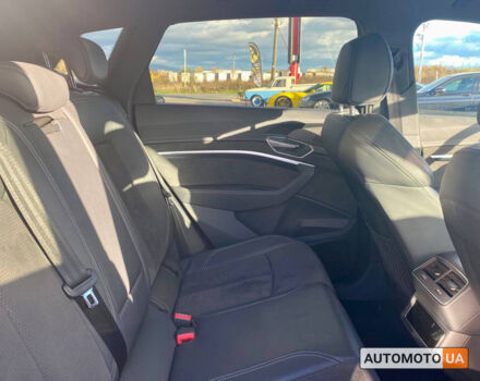 Серый Ауди E-Tron, объемом двигателя 55 л и пробегом 47 тыс. км за 48000 $, фото 18 на Automoto.ua