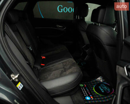 Сірий Ауді E-Tron, об'ємом двигуна 0 л та пробігом 154 тис. км за 25900 $, фото 49 на Automoto.ua