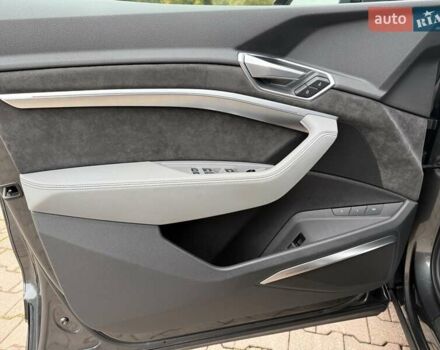 Сірий Ауді E-Tron, об'ємом двигуна 0 л та пробігом 77 тис. км за 37000 $, фото 8 на Automoto.ua