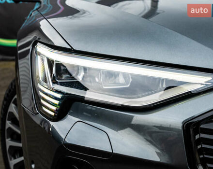 Сірий Ауді E-Tron, об'ємом двигуна 0 л та пробігом 82 тис. км за 39888 $, фото 10 на Automoto.ua