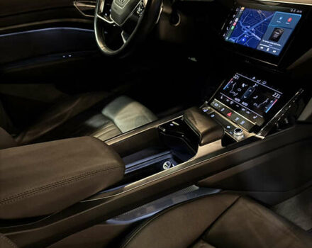 Сірий Ауді E-Tron, об'ємом двигуна 0 л та пробігом 108 тис. км за 25900 $, фото 23 на Automoto.ua