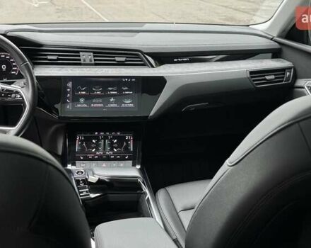 Сірий Ауді E-Tron, об'ємом двигуна 0 л та пробігом 78 тис. км за 29900 $, фото 12 на Automoto.ua