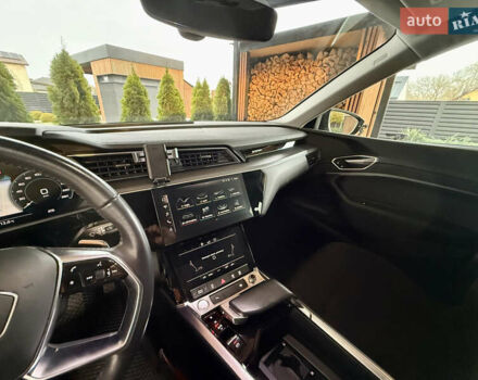 Серый Ауди E-Tron, объемом двигателя 0 л и пробегом 175 тыс. км за 22000 $, фото 25 на Automoto.ua