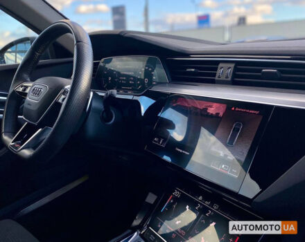 Серый Ауди E-Tron, объемом двигателя 55 л и пробегом 47 тыс. км за 48000 $, фото 26 на Automoto.ua