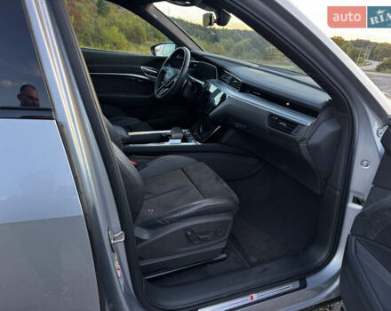 Серый Ауди E-Tron, объемом двигателя 0 л и пробегом 108 тыс. км за 29000 $, фото 22 на Automoto.ua