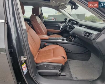Сірий Ауді E-Tron, об'ємом двигуна 0 л та пробігом 120 тис. км за 29650 $, фото 10 на Automoto.ua