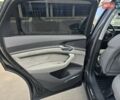 Серый Ауди E-Tron, объемом двигателя 0 л и пробегом 90 тыс. км за 37777 $, фото 1 на Automoto.ua