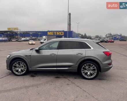 Сірий Ауді E-Tron, об'ємом двигуна 0 л та пробігом 78 тис. км за 30500 $, фото 6 на Automoto.ua