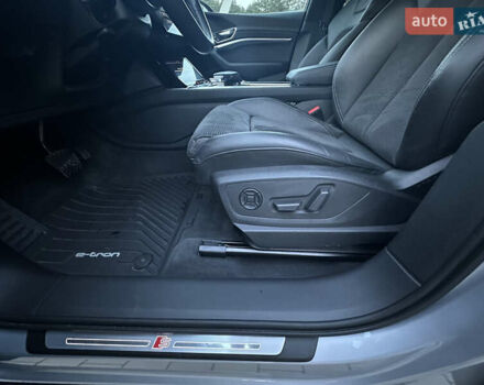 Серый Ауди E-Tron, объемом двигателя 0 л и пробегом 836 тыс. км за 34900 $, фото 15 на Automoto.ua