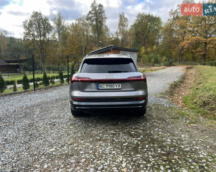Серый Ауди E-Tron, объемом двигателя 0 л и пробегом 119 тыс. км за 35000 $, фото 7 на Automoto.ua
