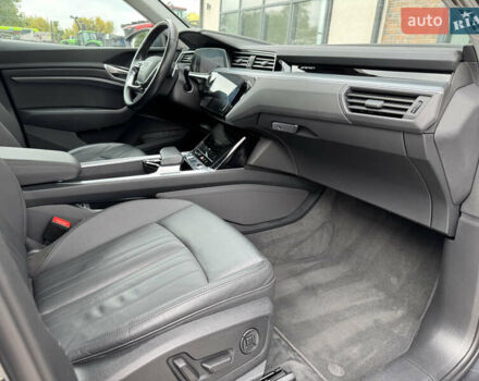 Ауди E-Tron 2020 в Тернополе на Automoto.ua Серый Ауди E-Tron, объемом двигателя 0 л и пробегом 126 тыс. км за 23900 $, фото 4 на Automoto.ua