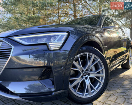 Серый Ауди E-Tron, объемом двигателя 0 л и пробегом 117 тыс. км за 28990 $, фото 3 на Automoto.ua