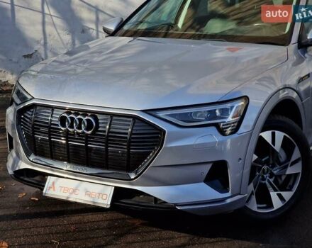 Серый Ауди E-Tron, объемом двигателя 0 л и пробегом 12 тыс. км за 31990 $, фото 11 на Automoto.ua