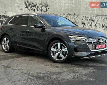 Ауді E-Tron 2020 у Львові на Automoto.ua Сірий Ауді E-Tron, об'ємом двигуна 0 л та пробігом 81 тис. км за 34920 $, фото 2 на Automoto.ua
