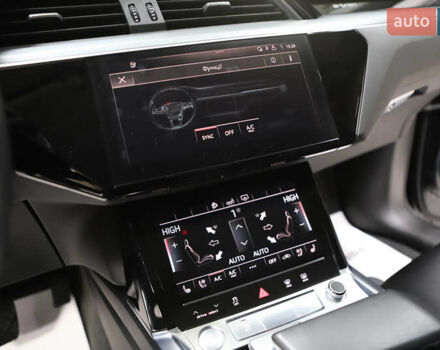 Серый Ауди E-Tron, объемом двигателя 0 л и пробегом 140 тыс. км за 23800 $, фото 97 на Automoto.ua