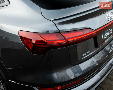 Сірий Ауді E-Tron, об'ємом двигуна 0 л та пробігом 82 тис. км за 39888 $, фото 47 на Automoto.ua