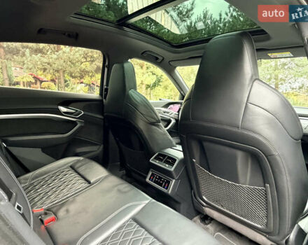 Ауді E-Tron 2020 у Дрогобичі на Automoto.ua Сірий Ауді E-Tron, об'ємом двигуна 0 л та пробігом 160 тис. км за 33900 $, фото 26 на Automoto.ua