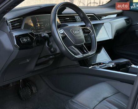 Ауді E-Tron 2020 у Львові на Automoto.ua Сірий Ауді E-Tron, об'ємом двигуна 0 л та пробігом 81 тис. км за 34920 $, фото 28 на Automoto.ua