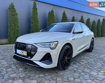 Сірий Ауді E-Tron, об'ємом двигуна 0 л та пробігом 105 тис. км за 34000 $, фото 3 на Automoto.ua