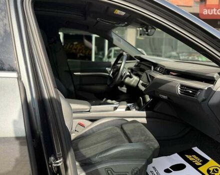 Сірий Ауді E-Tron, об'ємом двигуна 0 л та пробігом 63 тис. км за 36200 $, фото 18 на Automoto.ua