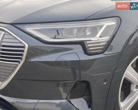 Ауди E-Tron 2020 в Луцке на Automoto.ua Серый Ауди E-Tron, объемом двигателя 0 л и пробегом 128 тыс. км за 25000 $, фото 92 на Automoto.ua
