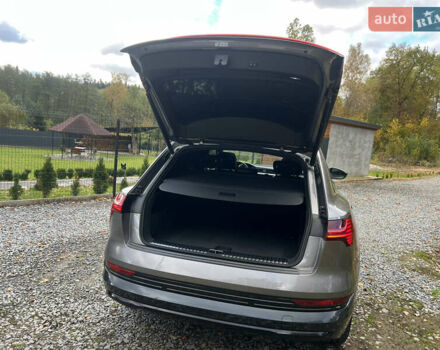 Серый Ауди E-Tron, объемом двигателя 0 л и пробегом 119 тыс. км за 35000 $, фото 16 на Automoto.ua