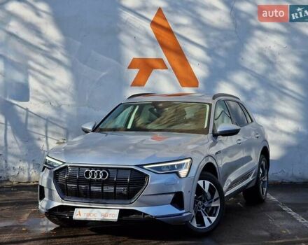 Серый Ауди E-Tron, объемом двигателя 0 л и пробегом 12 тыс. км за 31990 $, фото 7 на Automoto.ua