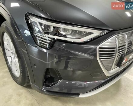 Серый Ауди E-Tron, объемом двигателя 0 л и пробегом 120 тыс. км за 28700 $, фото 80 на Automoto.ua