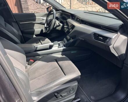 Серый Ауди E-Tron, объемом двигателя 0 л и пробегом 54 тыс. км за 35000 $, фото 31 на Automoto.ua