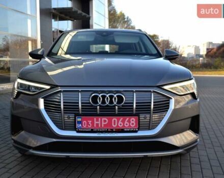 Серый Ауди E-Tron, объемом двигателя 0 л и пробегом 125 тыс. км за 23800 $, фото 96 на Automoto.ua