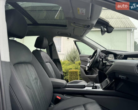 Серый Ауди E-Tron, объемом двигателя 0 л и пробегом 150 тыс. км за 23800 $, фото 29 на Automoto.ua